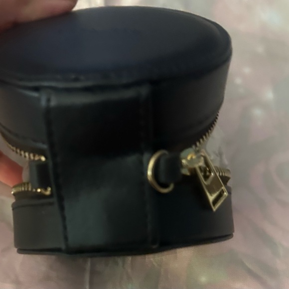 Brand New Tom  Ford Zip Around Black Crossbody Mini Bag Novelty GWP - Picture 15 of 16